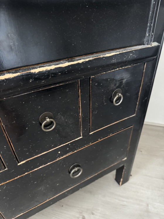 Antiker chinesischer Schrank, schwarz – 105 x 61 x 182 cm – Schränke, Metal, Wood (photo 11 of 14)