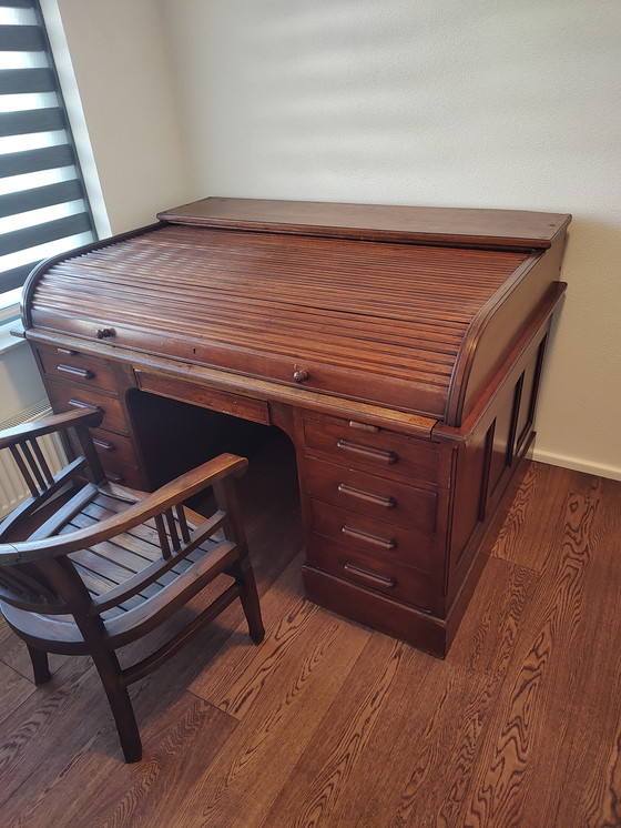 Image 1 of Großer antiker Schreibtisch