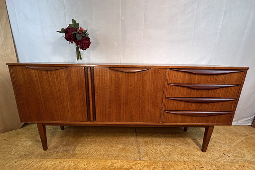 Mid Century Retro Vintage Sideboard en teck par Portwood - 1960s British Craftsmanship with Danish Influence