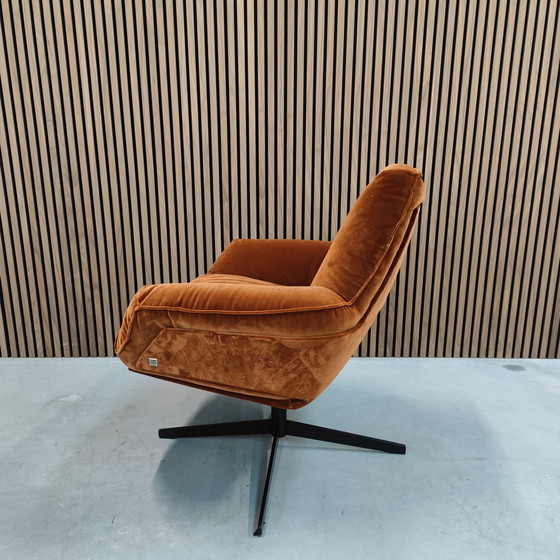 Image 1 of Bielefelder Werkstätten Sillón bajo Daron BW-170-1001 - Tela de terciopelo coñac con base mate bronce