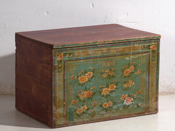 Baúl chino antiguo pintado en madera de pino - China, c.1900 – Armarios de almacenamiento (photo 2 of 40)