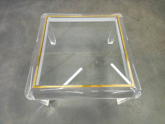 Image 1 of Italienischer Couchtisch aus Acryl, Messing und Glas, 1980er Jahre