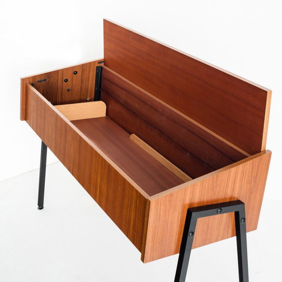 Console vintage en teck et fer laqué. Style scandinave. France, années 1960. – Iron, Wood (photo 7 of 12)