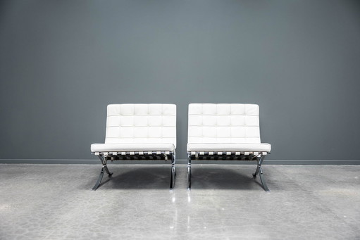 Barcelona chair,  Knoll International