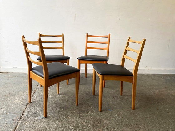 Image 1 of Mesa de comedor extensible de mediados de siglo de 1960 con 4 sillas de comedor de Schreiber Furniture