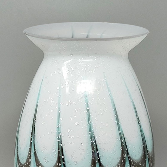 Image 1 of Vase de luxe en verre de Murano fabriqué à la main dans les années 1960. Fabriqué en Italie