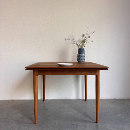 Vintage Extendable Dining Table Square