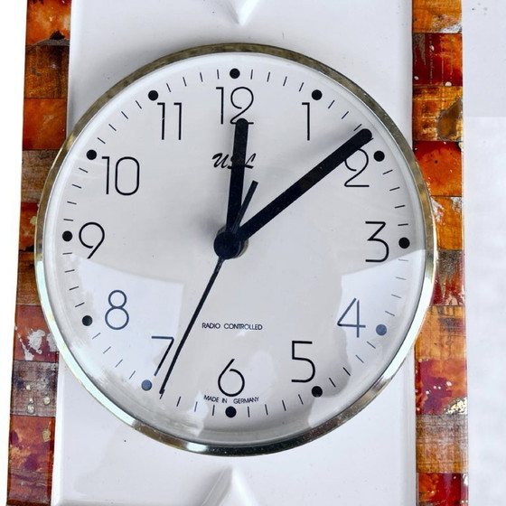 Image 1 of USL Radiogestuurde Wandklok | Duitsland | jaren 1980/1990 | Vintage Keramisch Frame