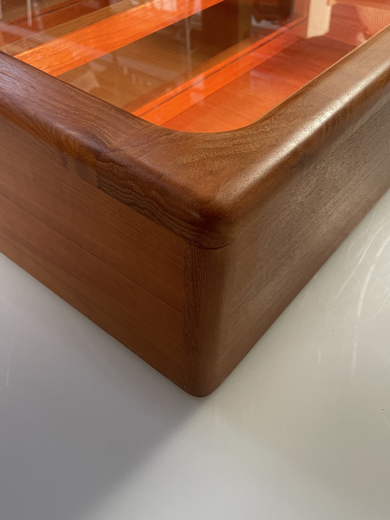 Image 1 of Vetrina danese di metà secolo con illuminazione, Dyrlund, anni '80