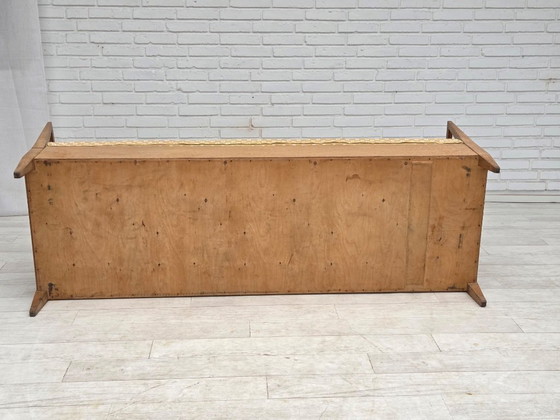 Image 1 of Zweedse slaapbank/ligbank met neerklapbare armleuningen uit de jaren 70, meubelstof, eikenhout.