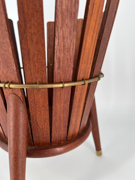 Image 1 of Maceta, jardinera de teca de latón de mediados de siglo Dinamarca