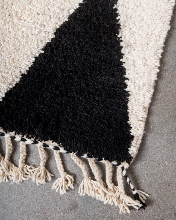 Tapis marocain fait main 250cm x 150cm – Modern (photo 4 of 8)