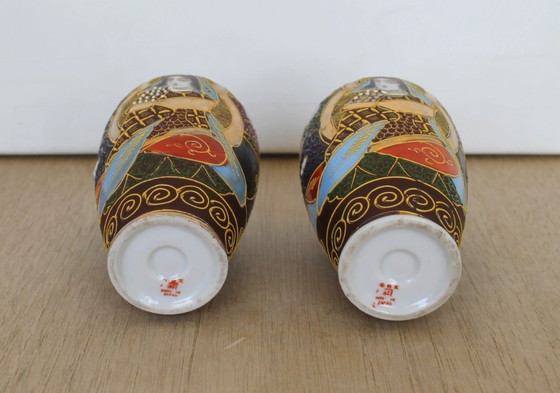 Image 1 of Satsuma Moriage set of 2 small vases, beautiful and authentic!