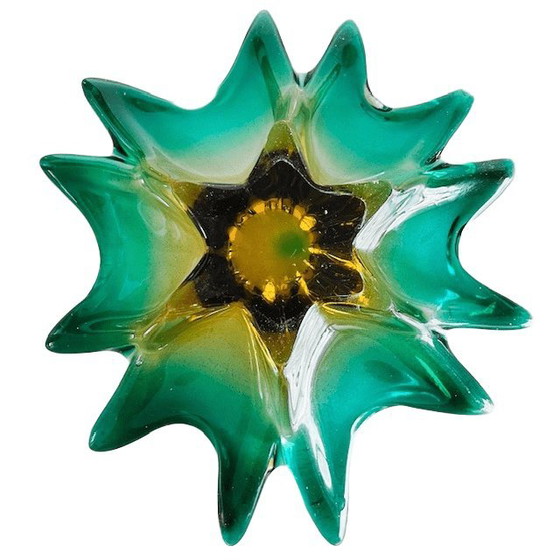 Image 1 of Bol vintage en verre tchèque Josef Hospodka Chribska, vert ambré, en forme d'étoile, années 1950