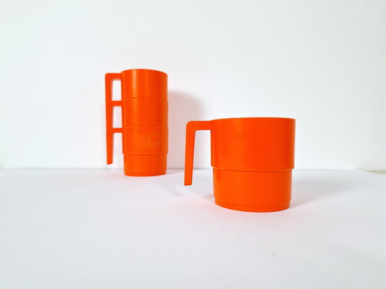 Image 1 of Lot de 4 gobelets vintage en plastique orange, style rétro pour pique-niques et camping, gobelets d'extérieur durables, styl