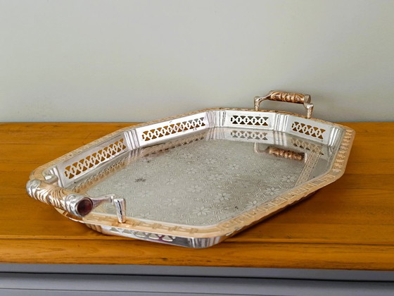 Image 1 of Antieke zilveren en gouden metalen serveerschaal