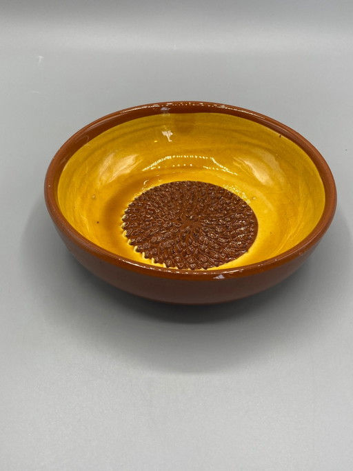 Plato de loza esmaltada para aperitivos – Decoración de girasol en relieve – servies