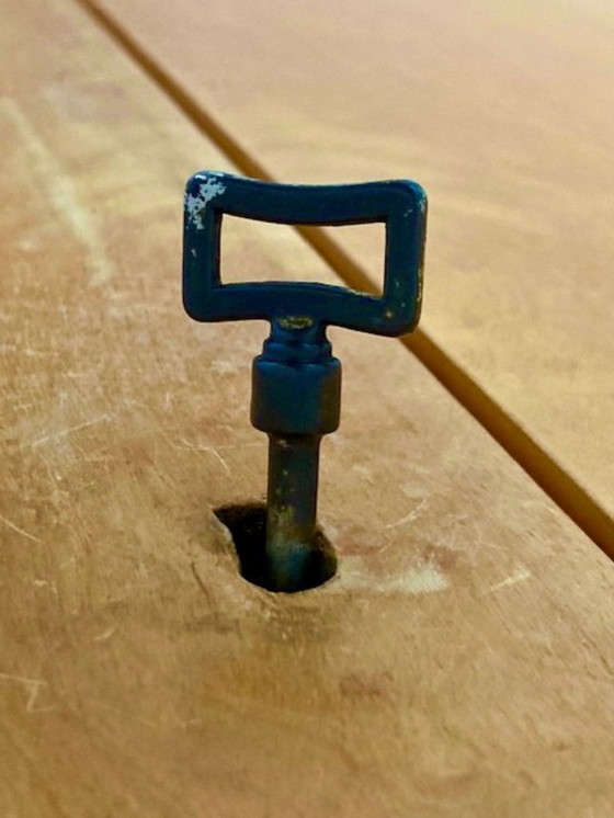 Image 1 of Armoire à linge vintage des années 1950