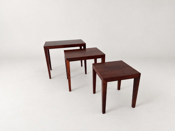 Set of three nesting tables in rosewood. Haslev Møbelsnedkeri, Denmark, 1960s – Coffee tables (photo 7 of 13)