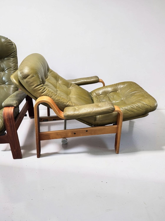 Image 1 of Set di 2 poltrone lounge verde oliva – Göte Möbler, Svezia, anni '70