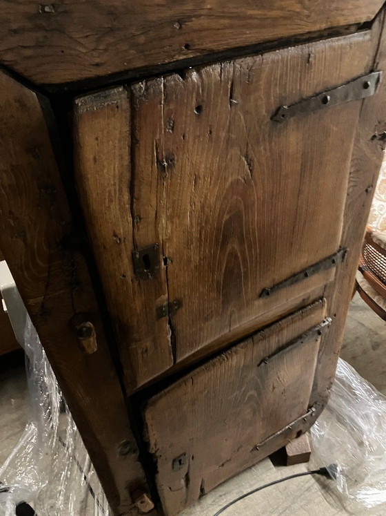 Antique wooden cabinet with metal fittings – Iron (photo 4 of 11)
