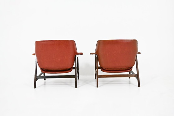 Image 1 of Pair of Brown Leather and Wood Armchairs by Gianfranco Frattini for Cassina. Model: 849. Seat Height: 40 cm. Stamped Cassina.