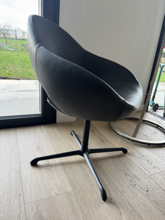 Image 1 of 6 fauteuils pivotants Artifort Shark en cuir