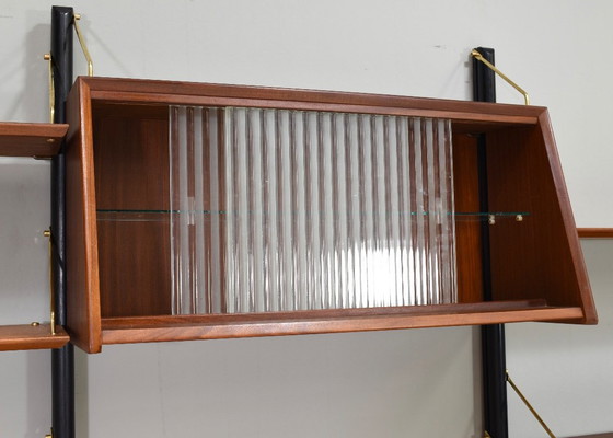 Louis Van Teeffelen Wandregal aus Teak und Messing für WEBE, Niederlande – um 1950 – Wood (photo 13 of 15)