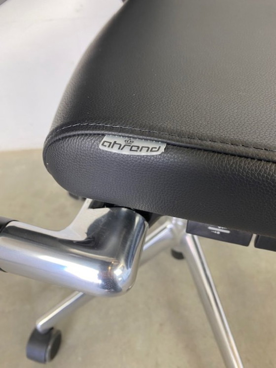 Image 1 of Ahrend bureaustoel 2020 black leather design Paul Brooks 