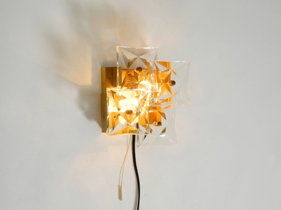 Image 1 of Originale Kinkeldey-Wandlampe aus Kristallglas und Messing aus den 1960er Jahren in neuwertigem Zustand