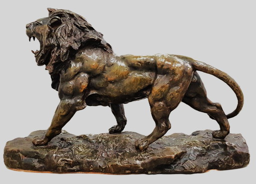 Charles Lemoine (1839-)- Sculpture en métal blanc bronzé, lion. Vers 1900,