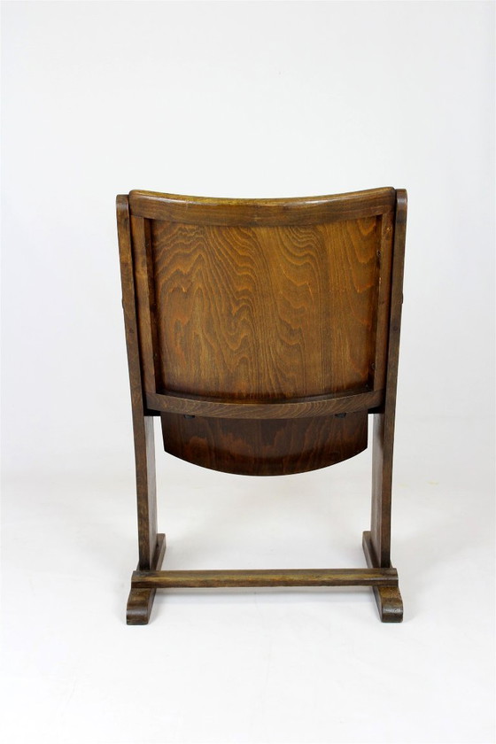 Image 1 of Fauteuil de cinéma vintage TON (Thonet), tchèque des années 1940, siège de théâtre en bois