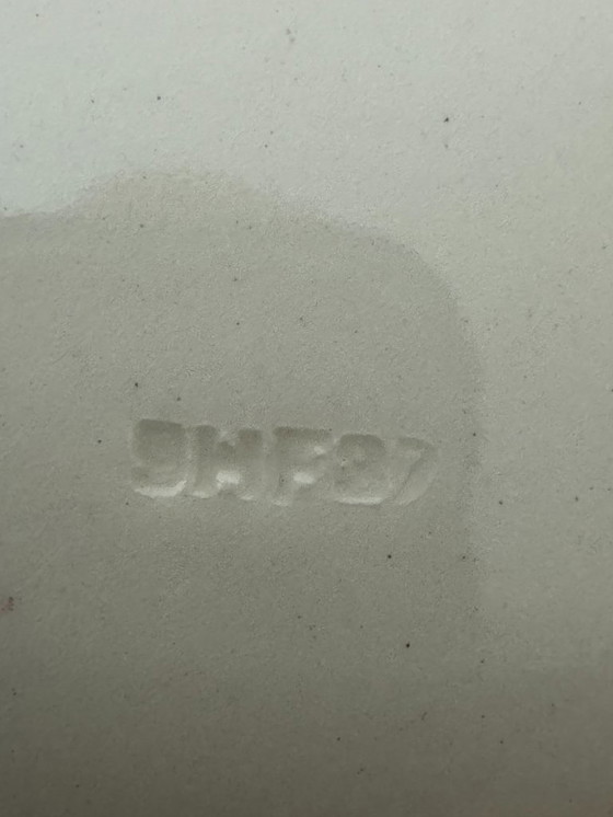 Image 1 of Set of 2 vintage tops: Wedgwood "A 4627 Ferrat Moustiers" Chinese Style rim