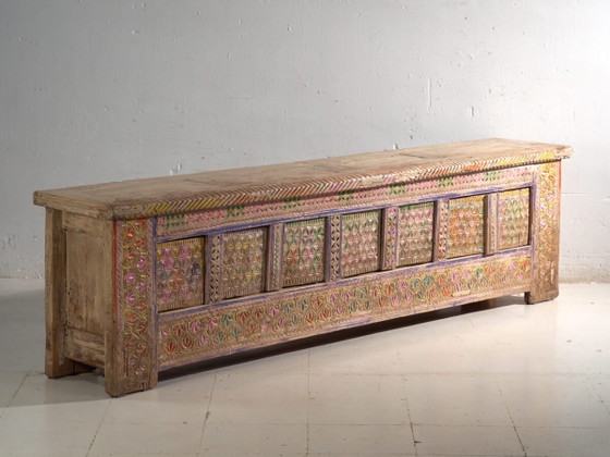 Antiker geschnitzter polychromer Unterschrank aus Kiefer – Xinjiang, ca. 1900 – Buffetschränke, Iron (photo 2 of 40)