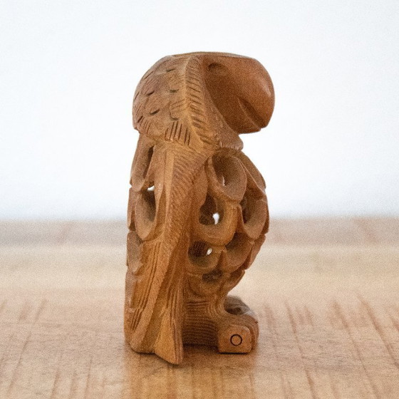 Image 1 of Figura de búho tallada en madera: escultura de ave hecha a mano al estilo del arte popular Jali.
