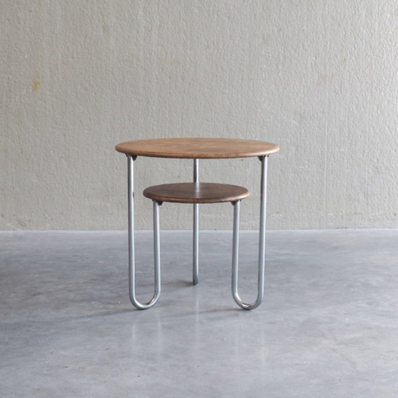 Bauhaus-Beistelltisch mit zwei Ebenen – Beistelltische, Chrome, Leather (photo 2 of 15)