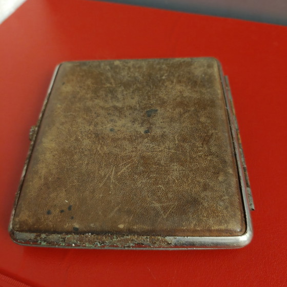 Vintage Merelbeke Souvenir Cigarette Case – Faux Leather & Metal – Belgian Mid-Century – Gifts (photo 9 of 10)