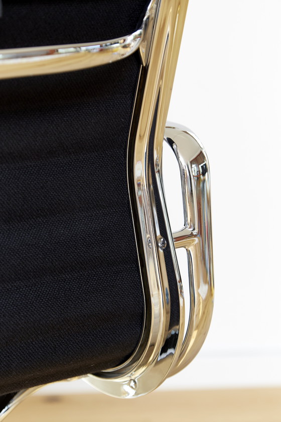 Image 1 of Silla Charles &amp; Ray Eames Aluminium Group EA 108 para Vitra