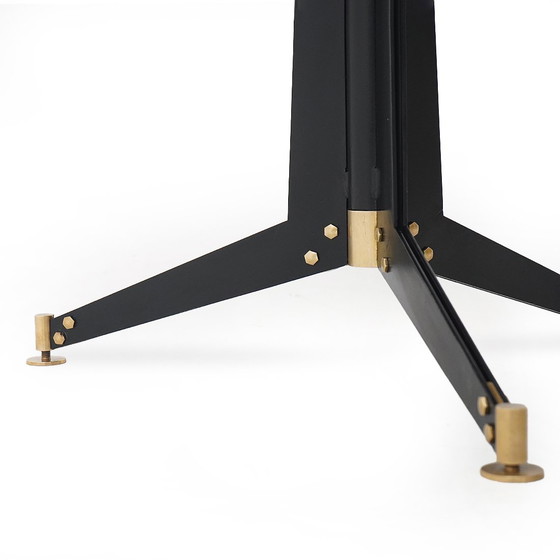 Image 1 of Tavolo con piano rotondo e gamba centrale, anni '50