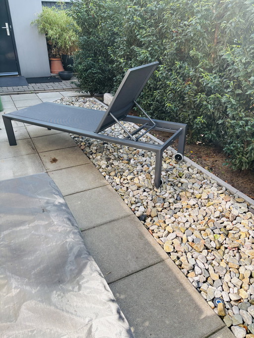 Mobile loungers