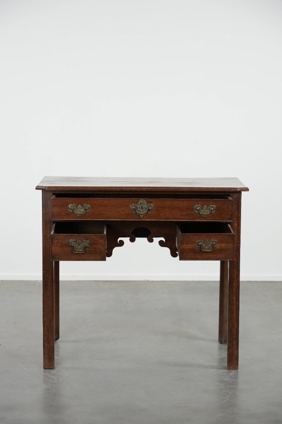 Image 1 of English antique oak lowboy/side table from the 18th century