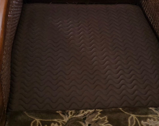 Image 1 of Divano inglese in noce + tavolo abbinato