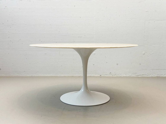 Image 1 of Primera serie de la mesa Tulip de Eero Saarinen para Knoll International, 1956