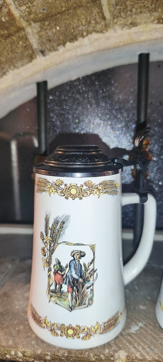 Set aus 3 weißen Keramik-Bierkrügen (500 ml) mit Metalldeckel, Motiv: Ährenblatt – SPLUGEN, Tafelgeschirr (photo 3 of 6)