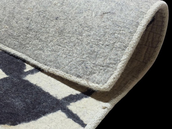 Alfombra de lana inspirada en Joan Miró – La sonrisa con alas llameantes - Alfombra Nómada – Wool (photo 8 of 9)