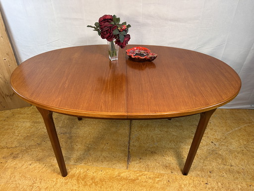 Mid-Century Retro Vintage Teak Oval Extending Dining Table by McIntosh – 1960s 