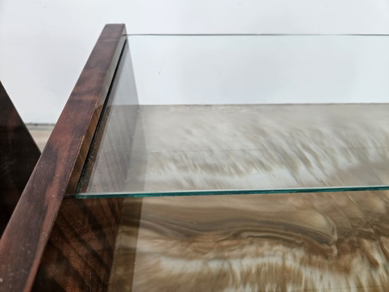 Paar Nachttische aus Mahagoni im Mid-Century-Stil der 1960er Jahre mit doppelten Glasplatten – Wood, Klassiek (photo 9 of 21)