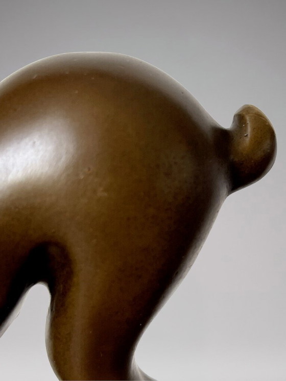 Image 1 of Escultura de ciervo Art Déco en bronce patinado, firmada por Coenrad, sobre una base con efecto mármol - 40 cm