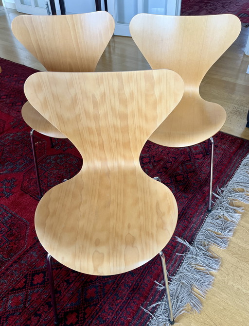 3 vlinderstoelen Arne Jacobsen