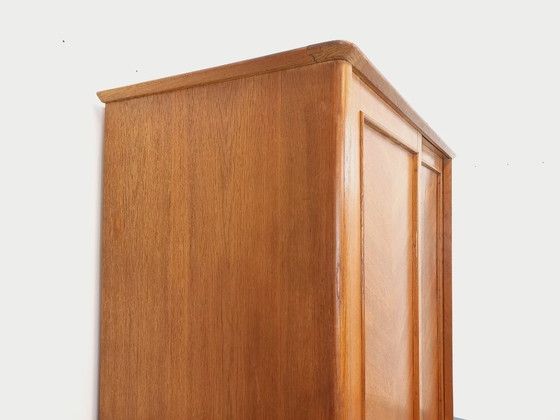 Image 1 of Vintage eikenhouten kledingkast uit de jaren 60